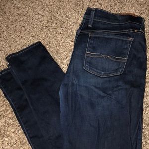 Lucky brand jeans.